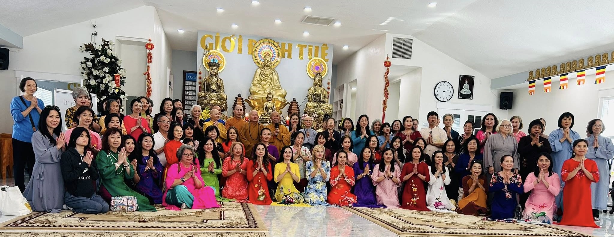 Chùa Hải Đức Đón Tiếp Nhị Vị Chư Tăng cùng Phật Tử Đoàn Hành Hương đầu năm..